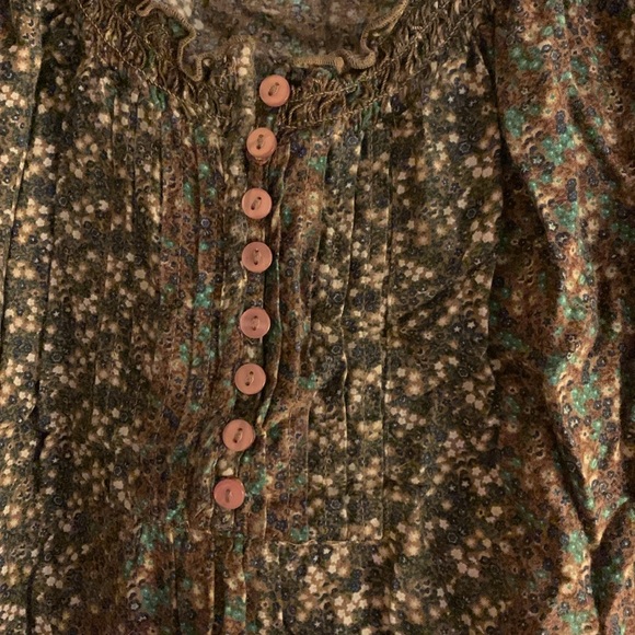 Faded Glory floral top - Picture 2 of 5